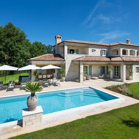Beautiful Nevia With Private Pool Villa Ladici