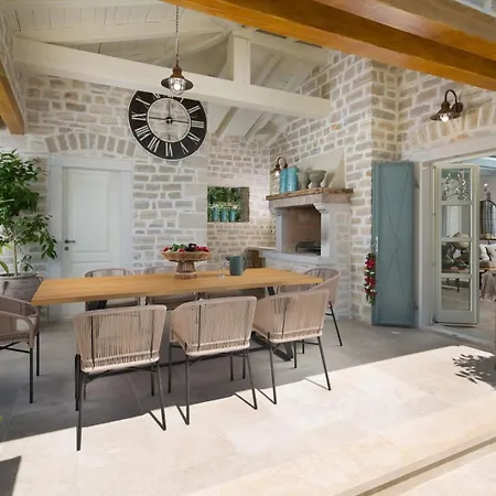 Beautiful Nevia With Private Pool Villa