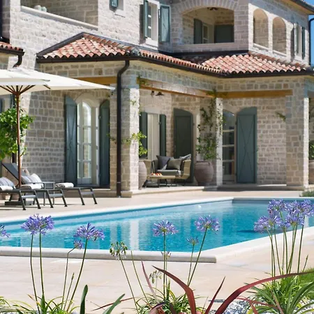 Villa Beautiful Nevia With Private Pool *