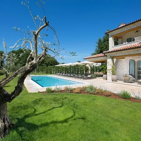 别墅 Beautiful Nevia With Private Pool *