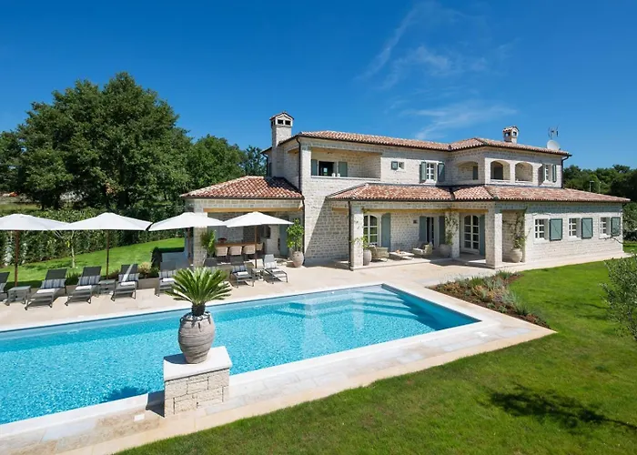 Beautiful Nevia With Private Pool Villa Ladici