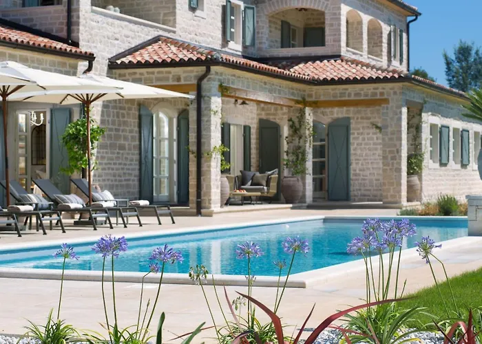 Villa Beautiful Nevia With Private Pool *