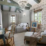 Beautiful Nevia With Private Pool Villa