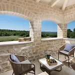 Beautiful Nevia With Private Pool Villa Ladici